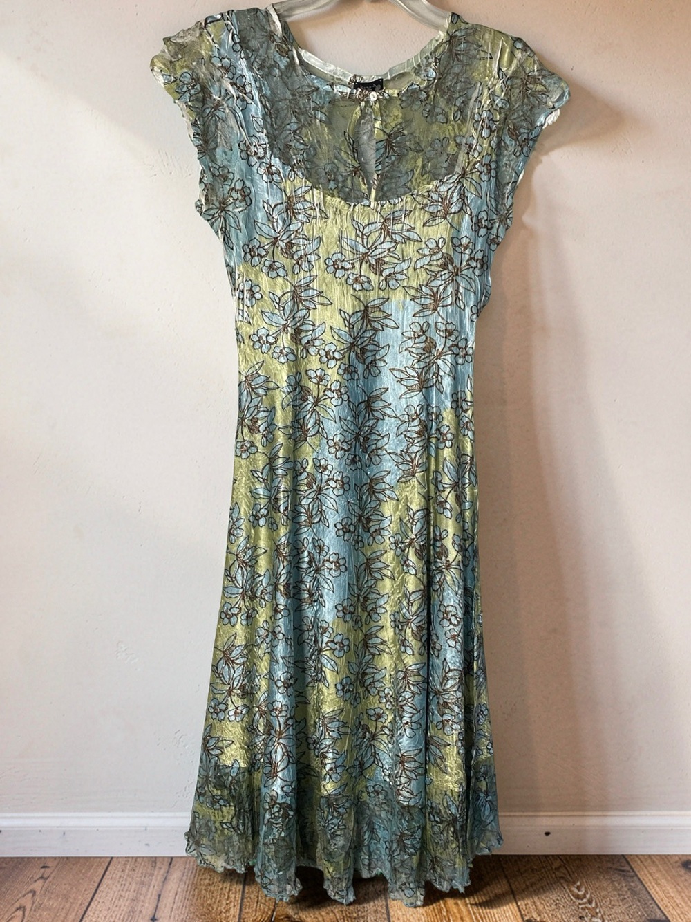 Komarov Blue and Green Floral Lace-Trim Maxi Dress
